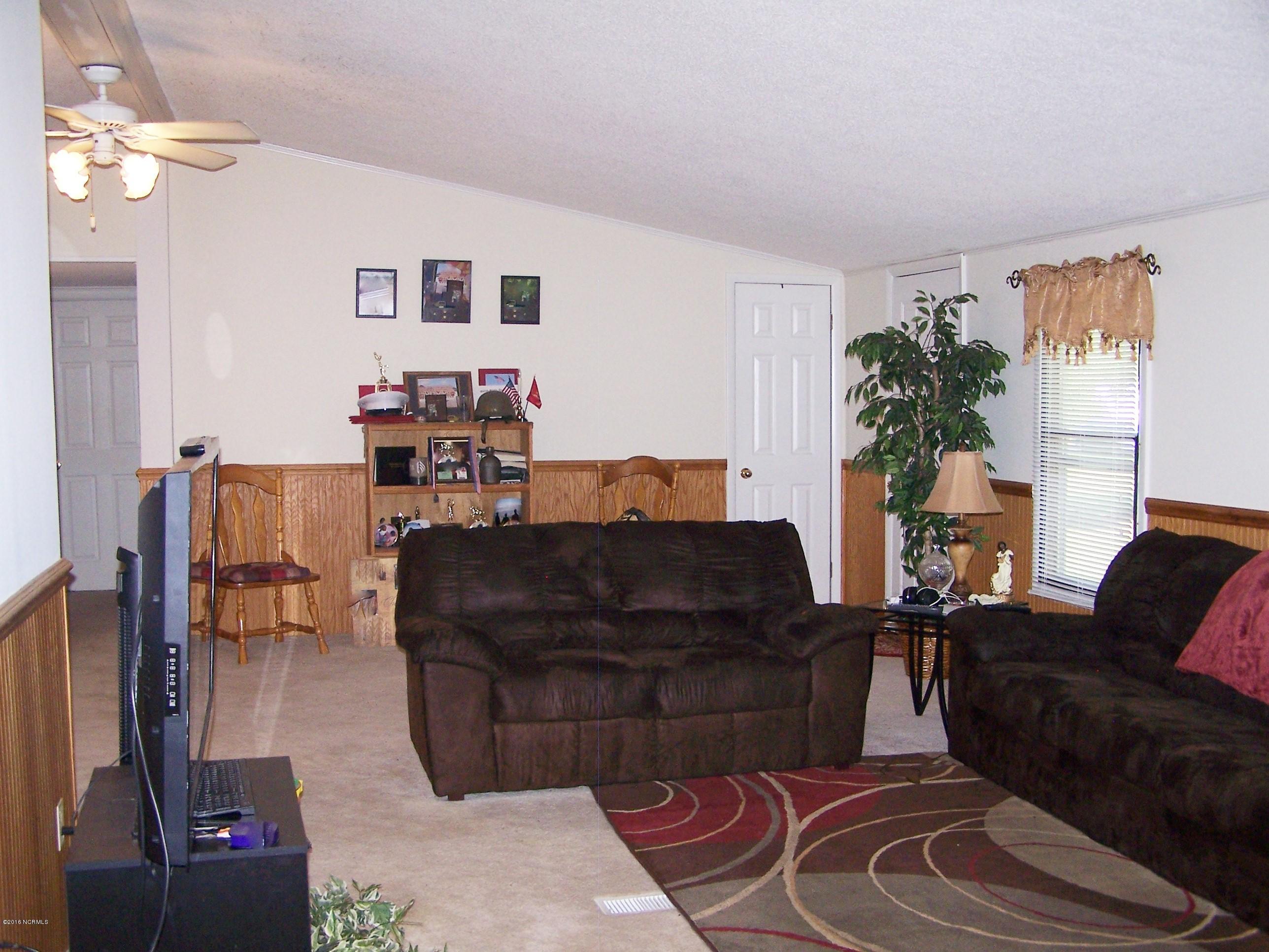 1041 Cecil-Odie Road Clinton, NC 28328 - Photo 14 of 25 100_5470