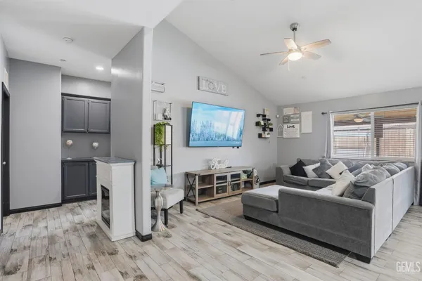 $399,900 | Undisclosed Address, Bakersfield, CA 93307