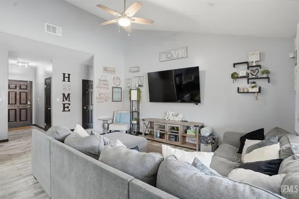 $399,900 | Undisclosed Address, Bakersfield, CA 93307