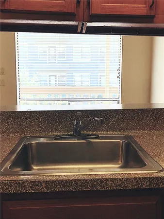 $1,350 | 2210 Pearl Street, Unit 304, Austin, TX 78705