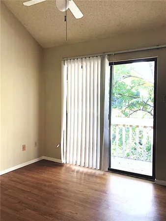 $1,350 | 2210 Pearl Street, Unit 304, Austin, TX 78705