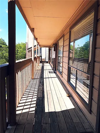 $1,350 | 2210 Pearl Street, Unit 304, Austin, TX 78705
