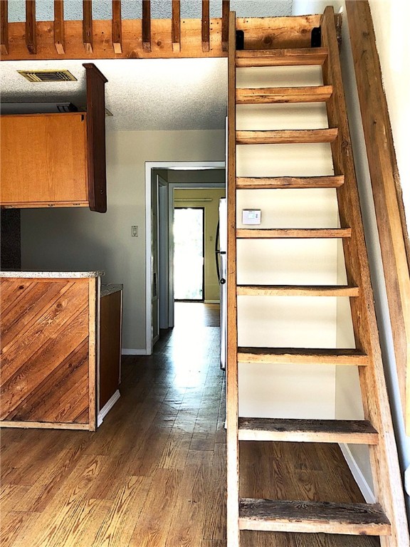 2210 Pearl Street, Unit 304 Austin, TX 78705 - Photo 6 of 32 a view of entryway