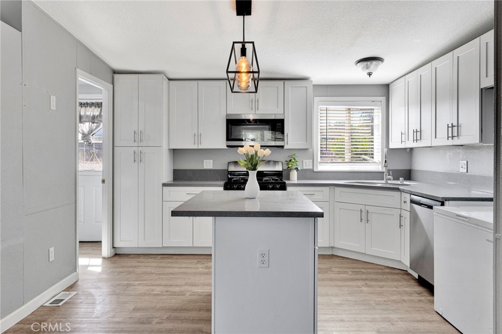 8074 Mira Mar Road Phelan, CA 92371 - Photo 9 of 49