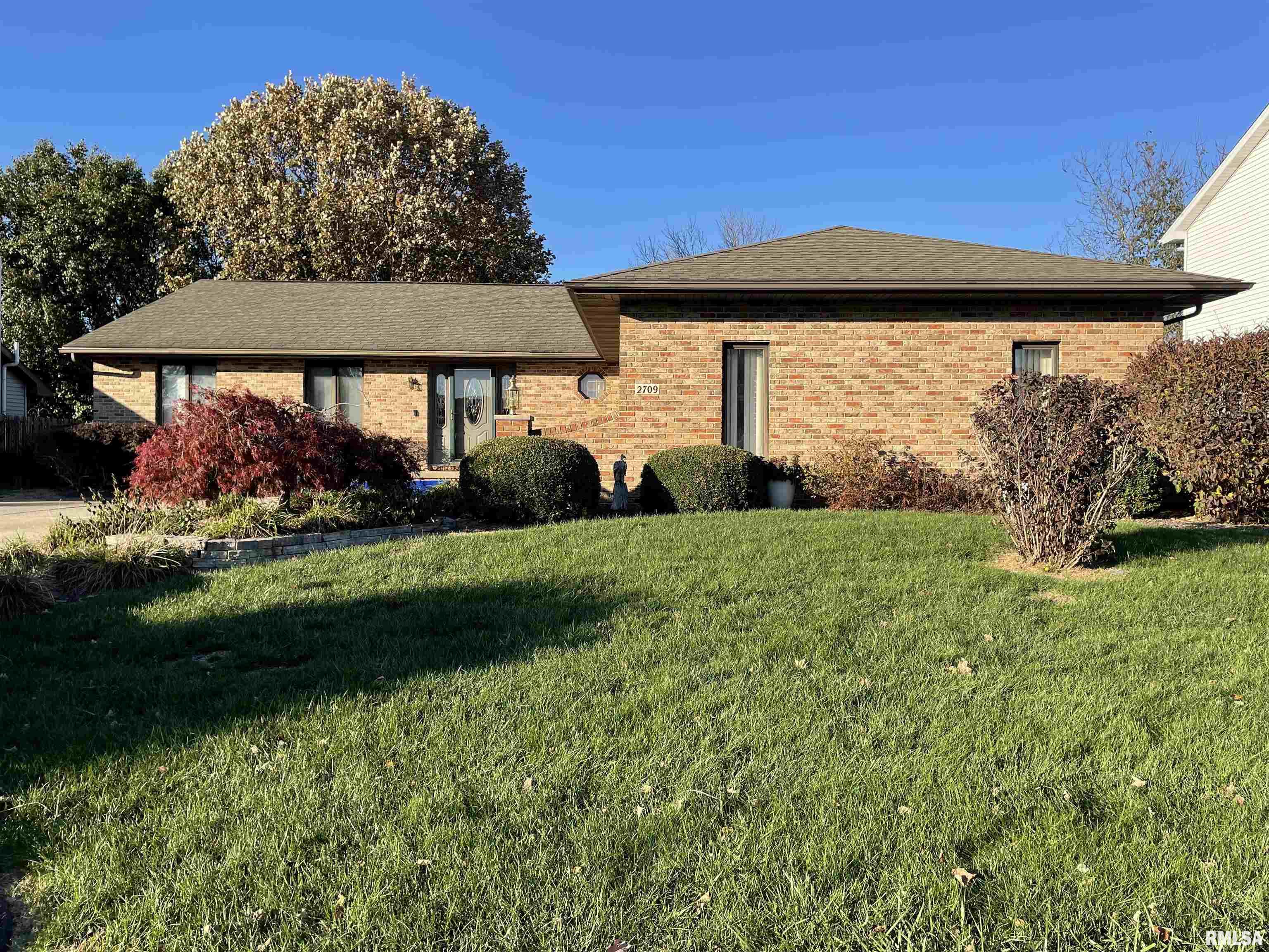 2709 Meadow Pointe Drive Springfield, IL 62702 - Photo 4 of 5