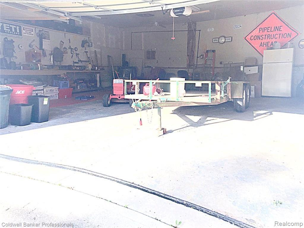 9991 Marshall Road South Lyon, MI 48178 - Photo 28 of 32 garage.jpg