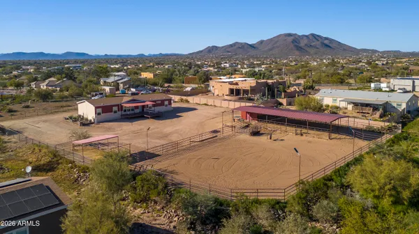 $588,000 | 39624 North Central Avenue, Phoenix, AZ 85086