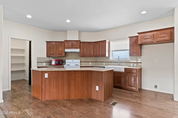 $588,000 | 39624 North Central Avenue, Phoenix, AZ 85086