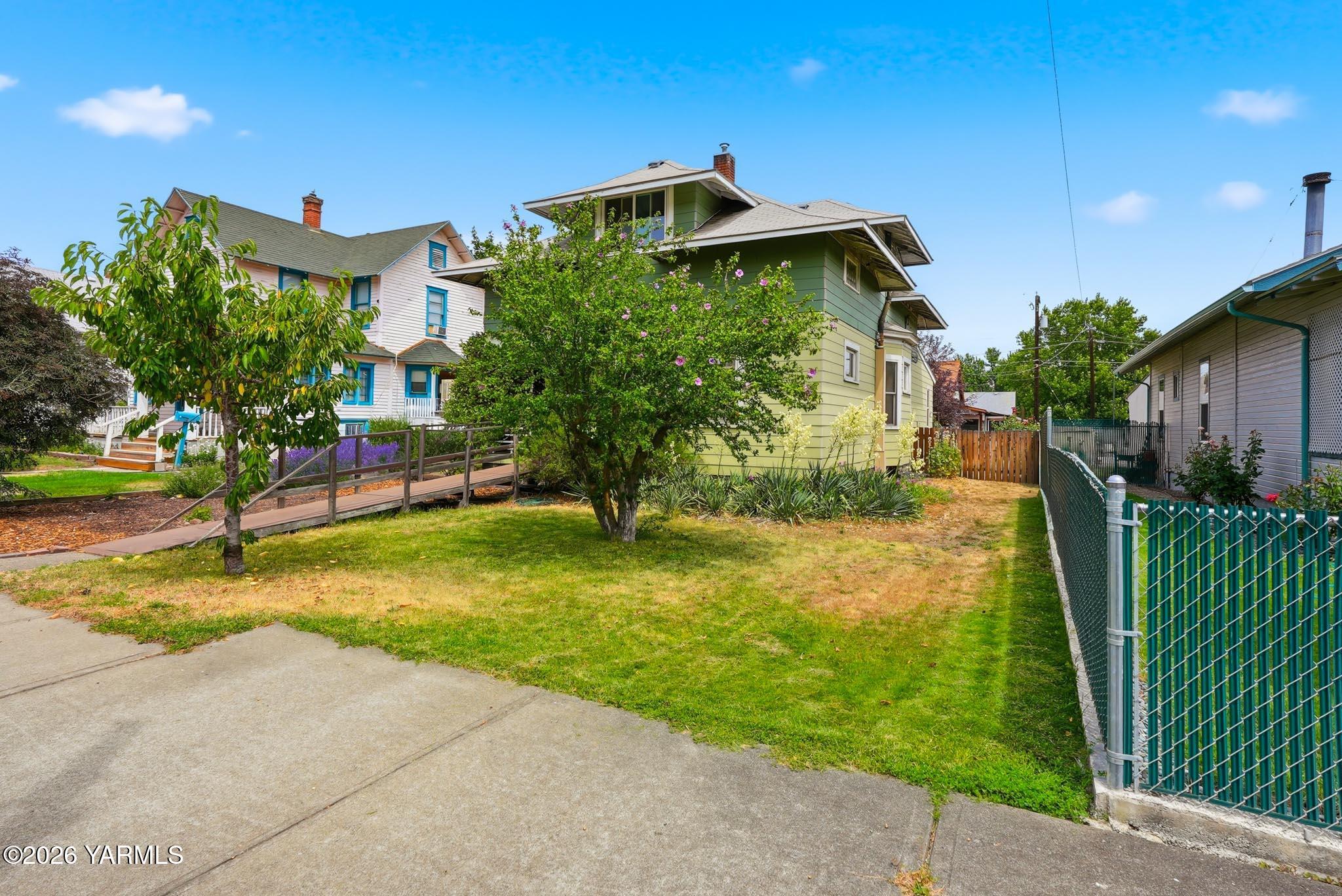 109 South 7th Street Yakima, WA 98901 - Photo 4 of 37 109 N 7th St 004