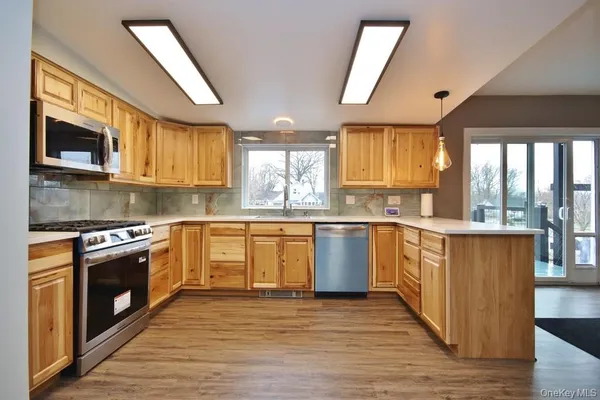 $950,000 | 195 Rockledge Avenue, Buchanan, NY 10511