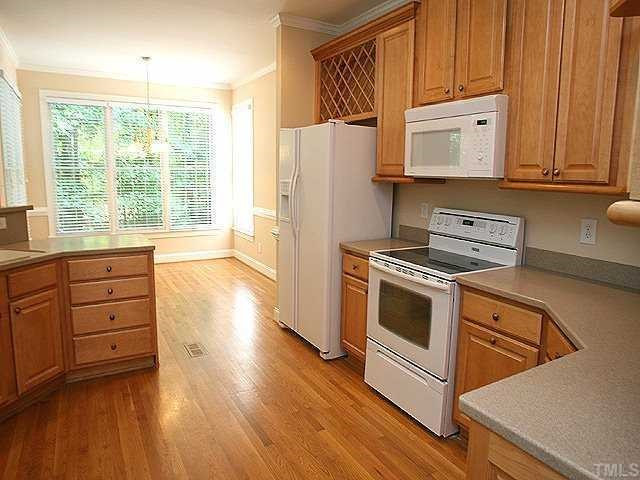 22 Acorn Ridge Durham, NC 27707 - Photo 5 of 11 Kitchen