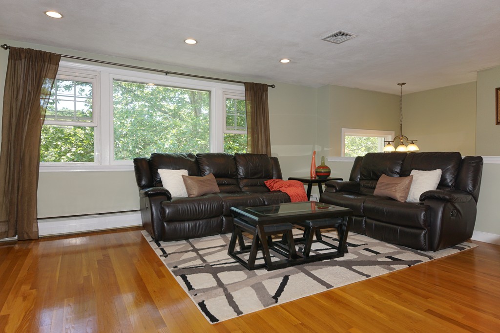 4 Spring Valley Road Burlington, MA 01803 - Photo 9 of 30 Gallery Image 9