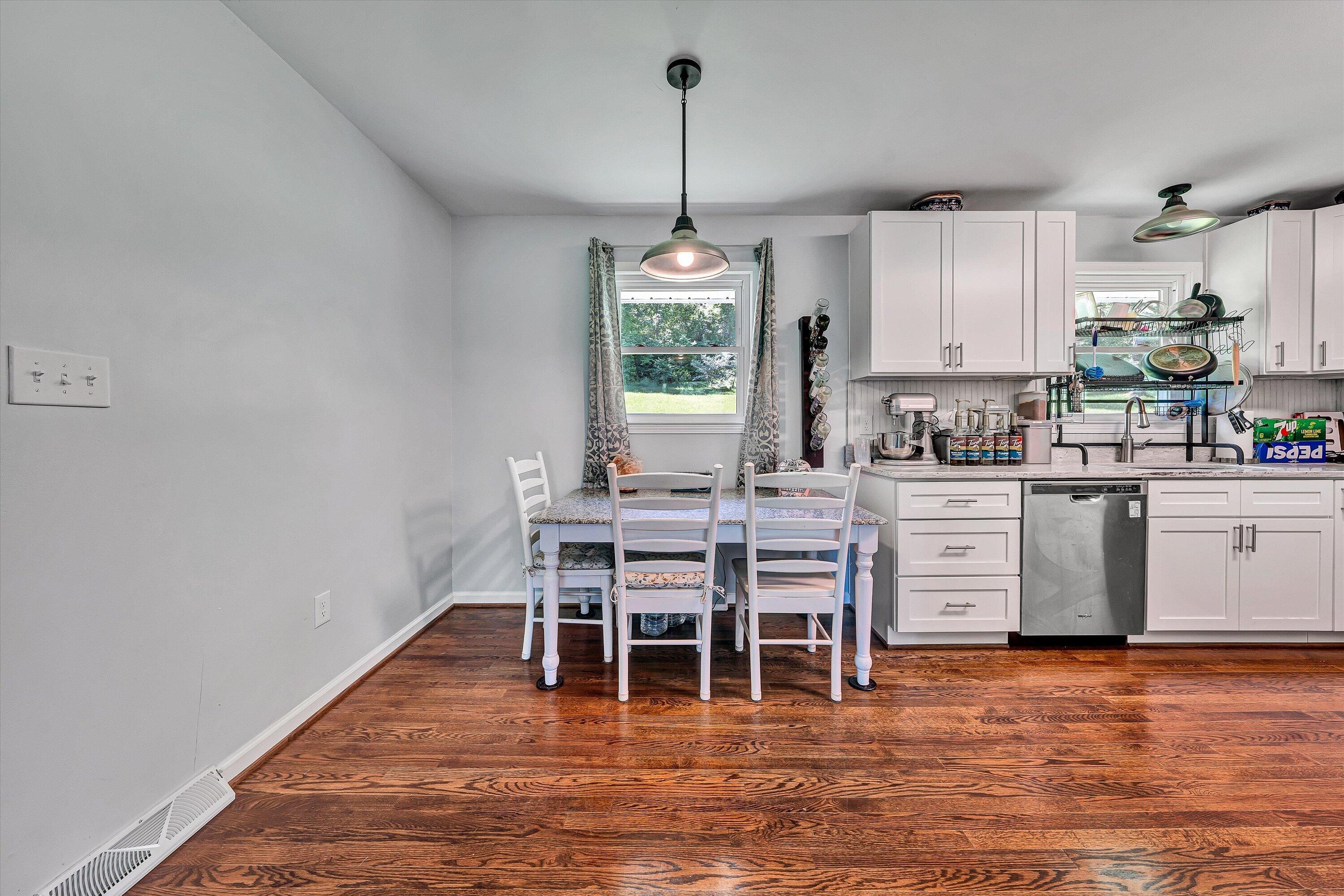 3774 Springwood Road Fincastle, VA 24090 - Photo 6 of 22 06-DSC00010