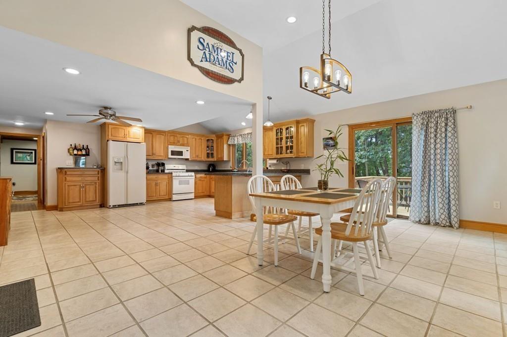 155 Andover Road Billerica, MA 01821 - Photo 3 of 26
