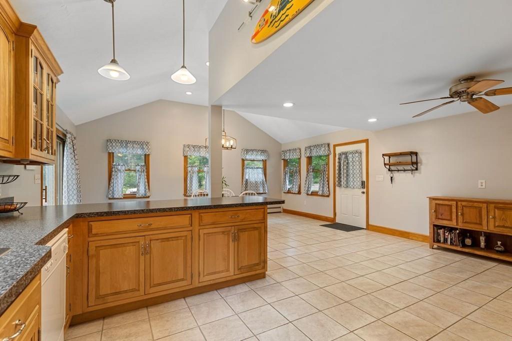 155 Andover Road Billerica, MA 01821 - Photo 6 of 26