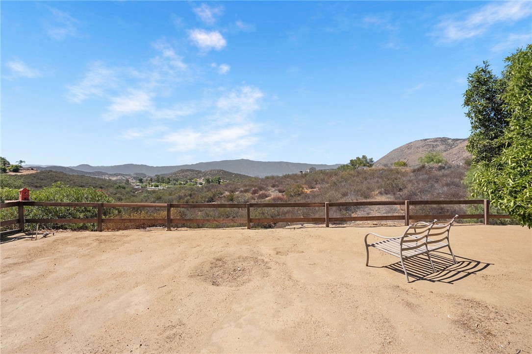 24386 Cornstalk Road Wildomar, CA 92595 - Photo 2 of 55 Gallery Image 2