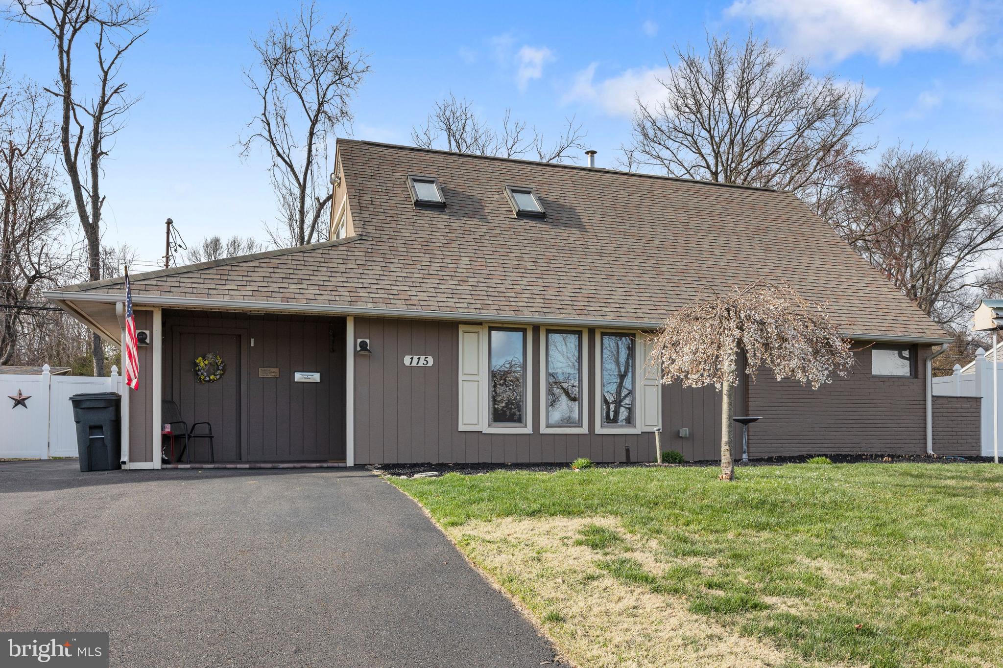 115 Hedge Road Levittown, PA 19056 - Photo 1 of 29 Gallery Image 1