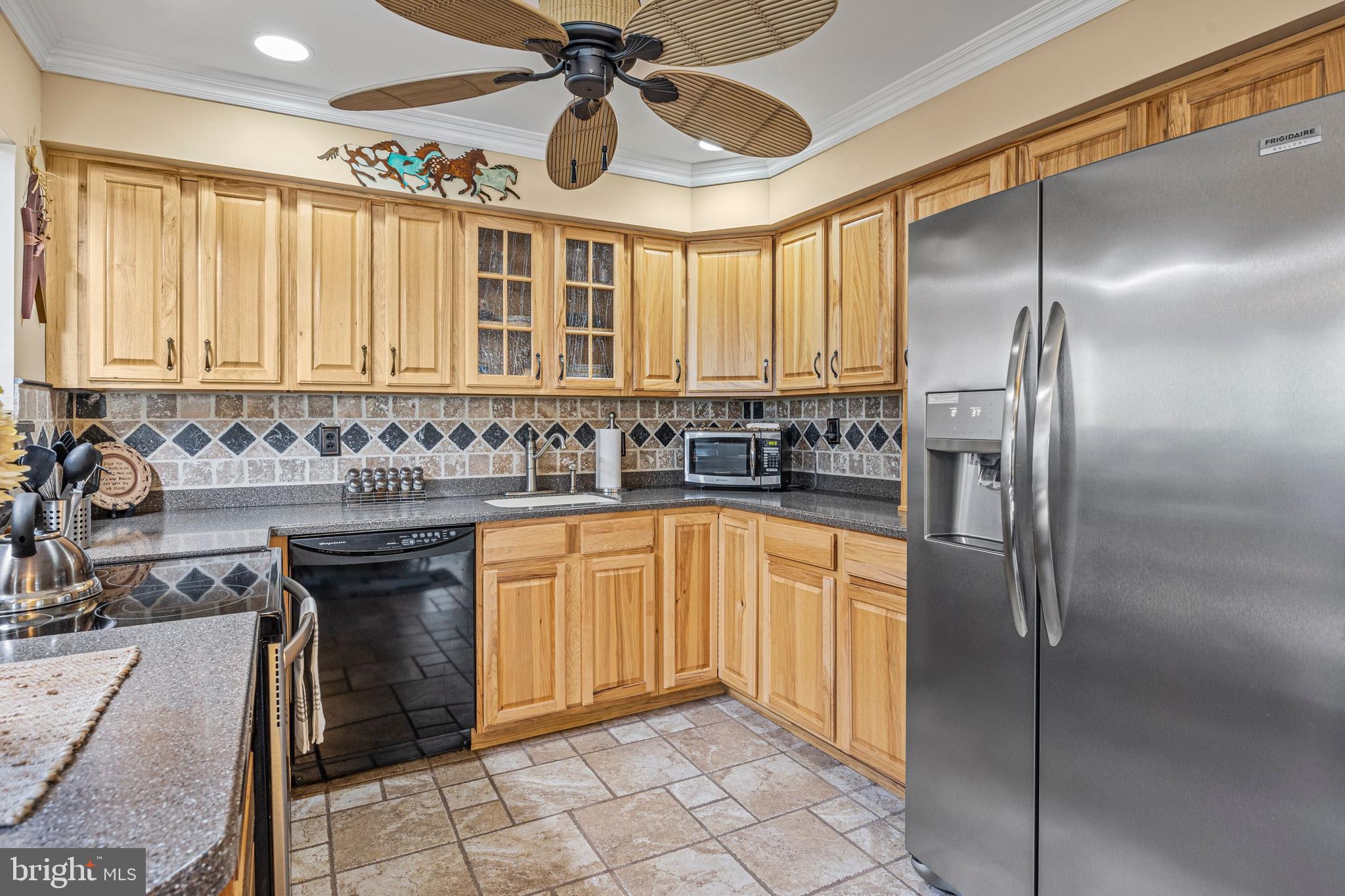 115 Hedge Road Levittown, PA 19056 - Photo 12 of 29 Gallery Image 12