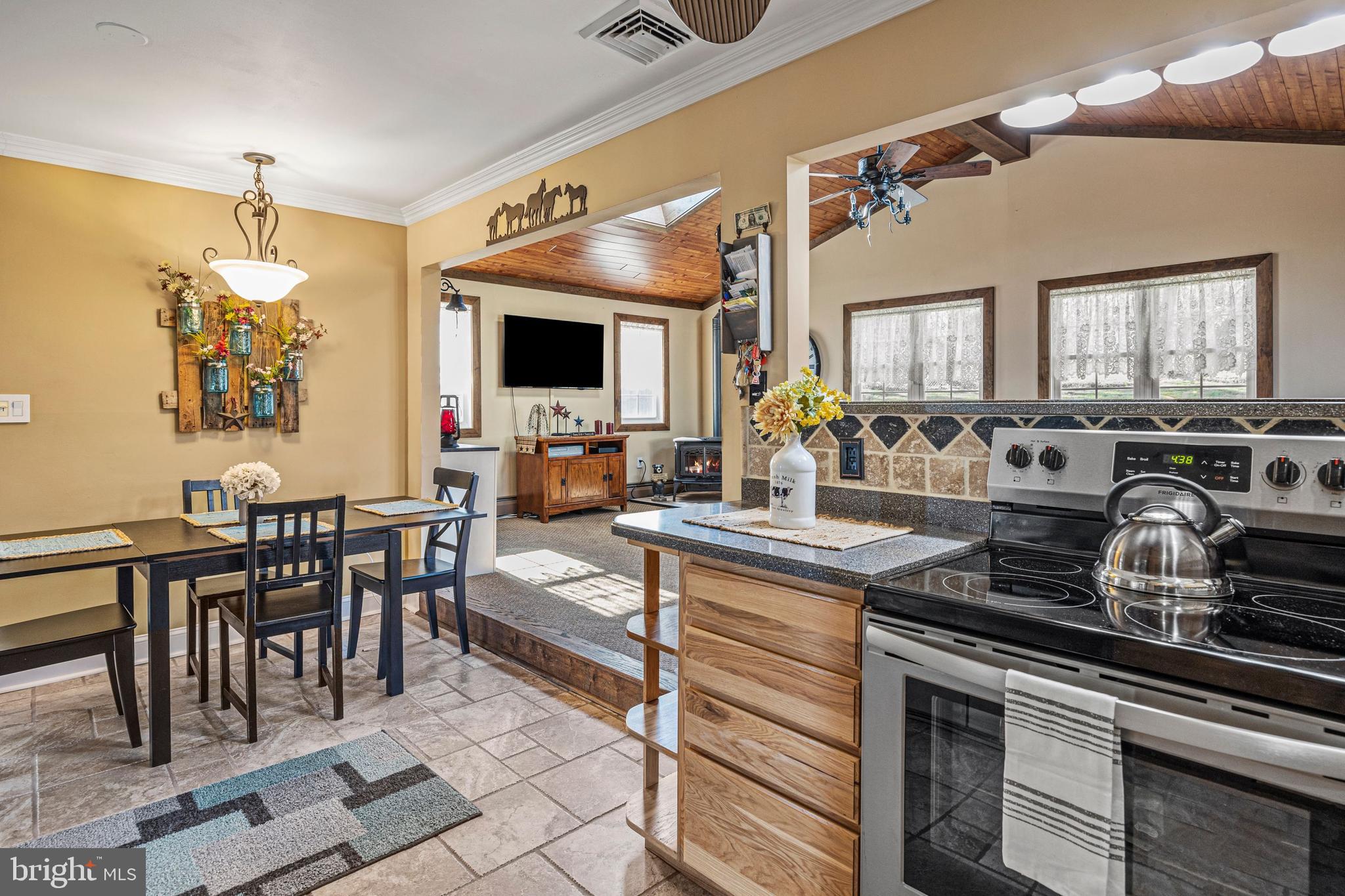 115 Hedge Road Levittown, PA 19056 - Photo 13 of 29 Gallery Image 13