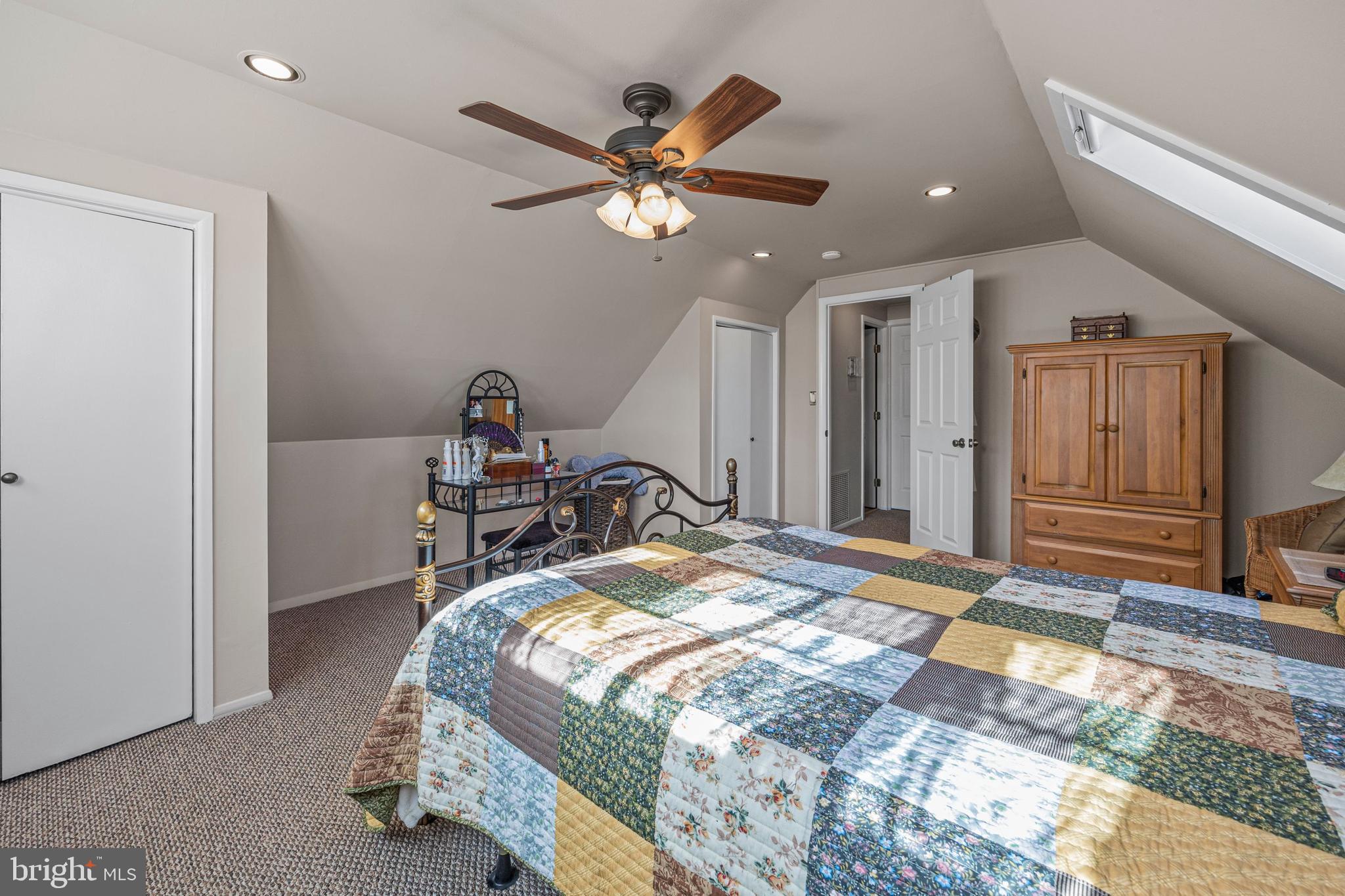 115 Hedge Road Levittown, PA 19056 - Photo 22 of 29 Gallery Image 22
