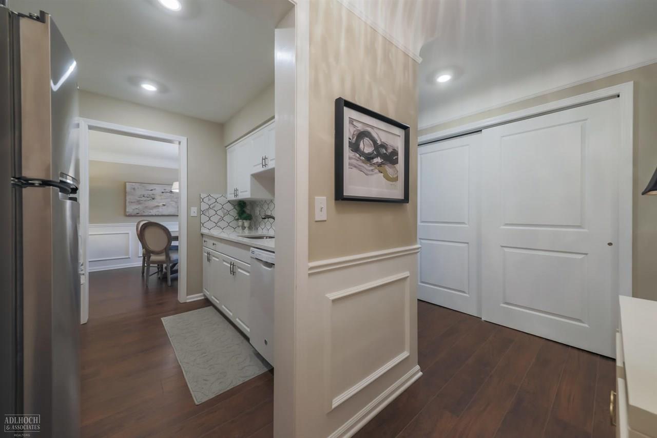 1750 Vernier Road, Unit 17 Grosse Pointe Woods, MI 48236 - Photo 4 of 33