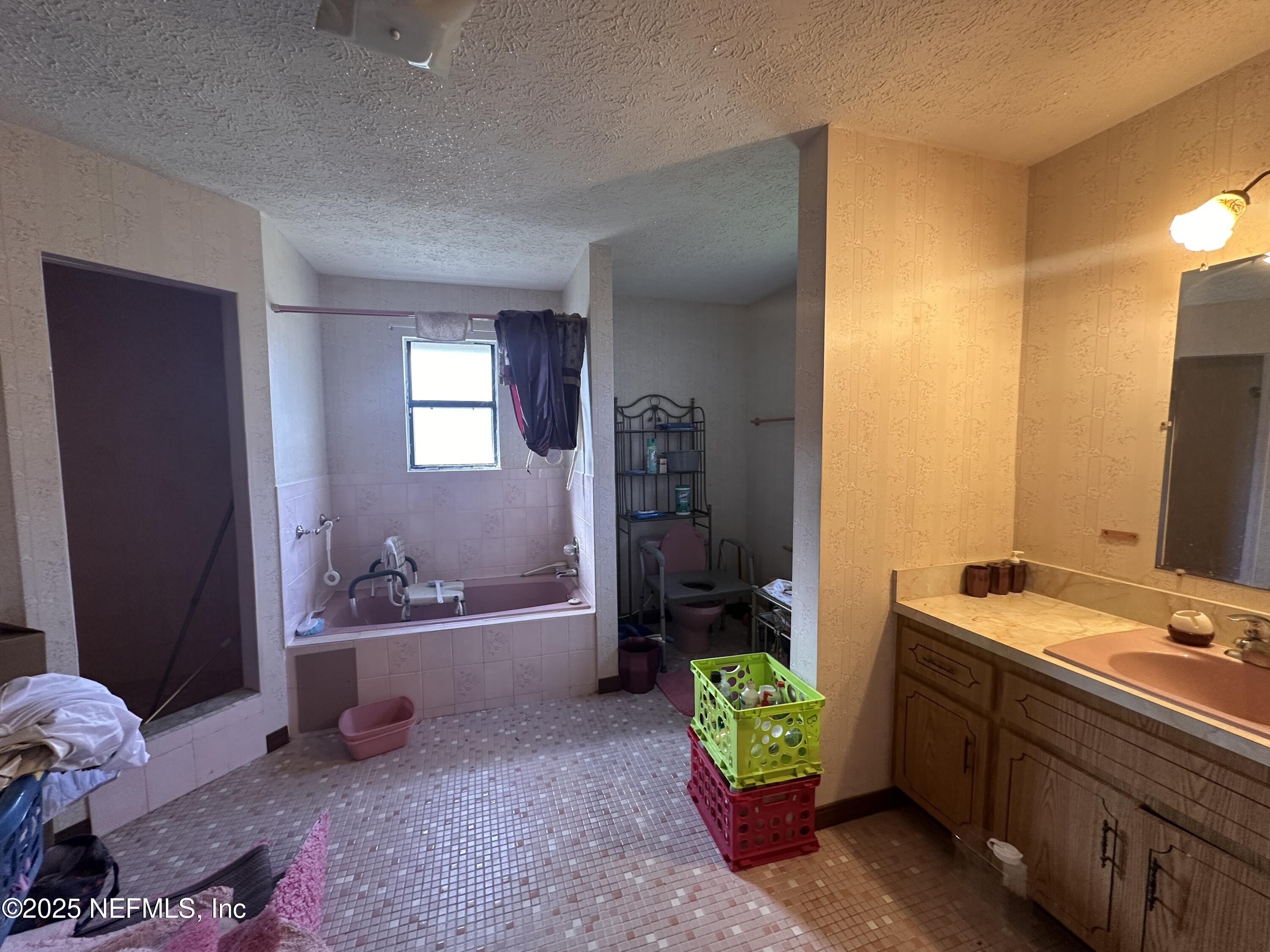 9181 Ribault Avenue Jacksonville, FL 32208 - Photo 11 of 25 En Suite Bathroom