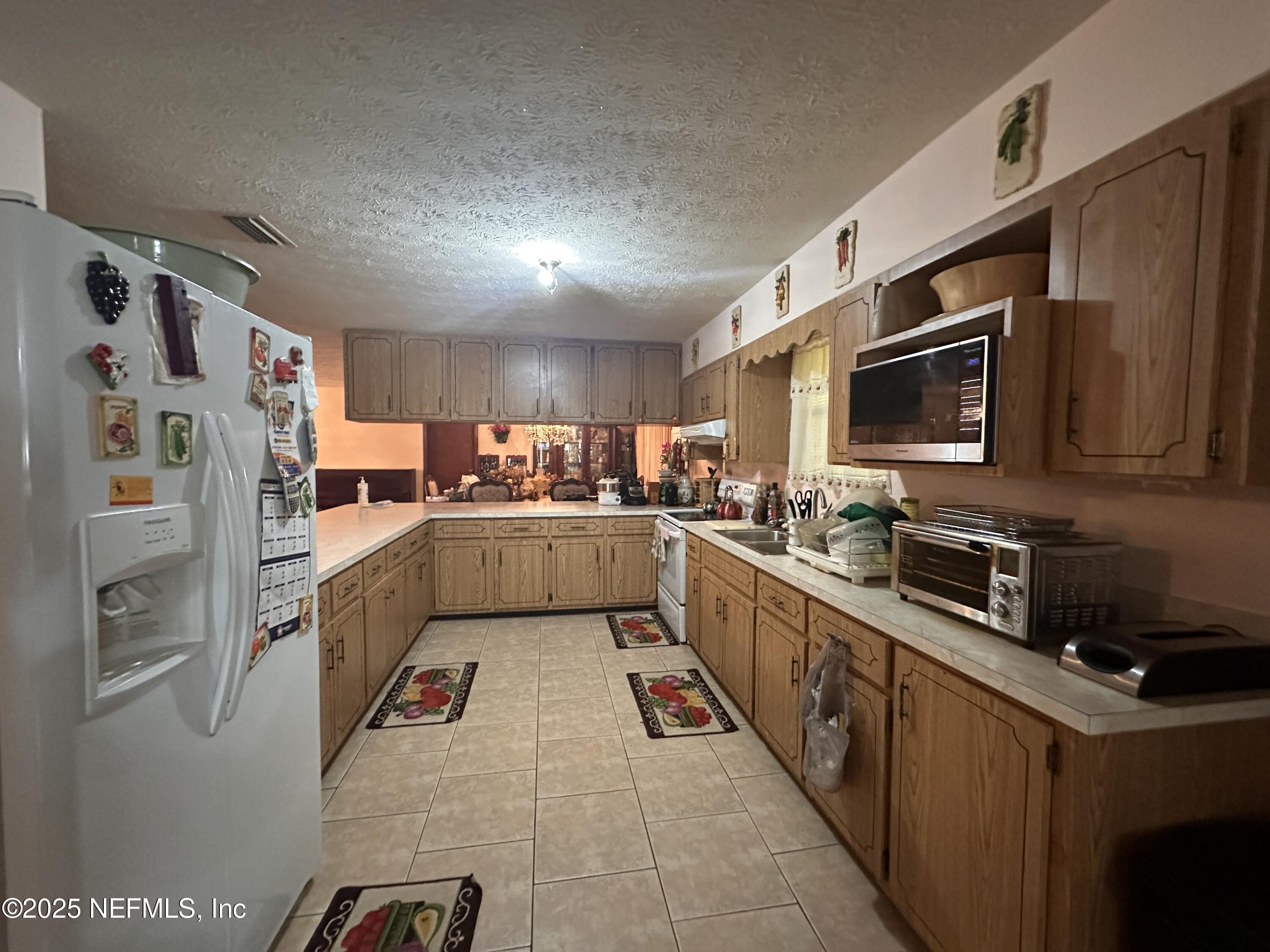 9181 Ribault Avenue Jacksonville, FL 32208 - Photo 2 of 25 Kitchen