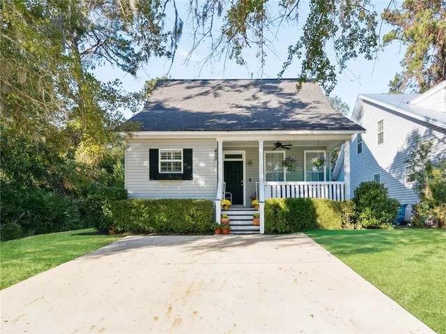 $559,900 | 420 Holly Street, St. Simons Island, GA 31522