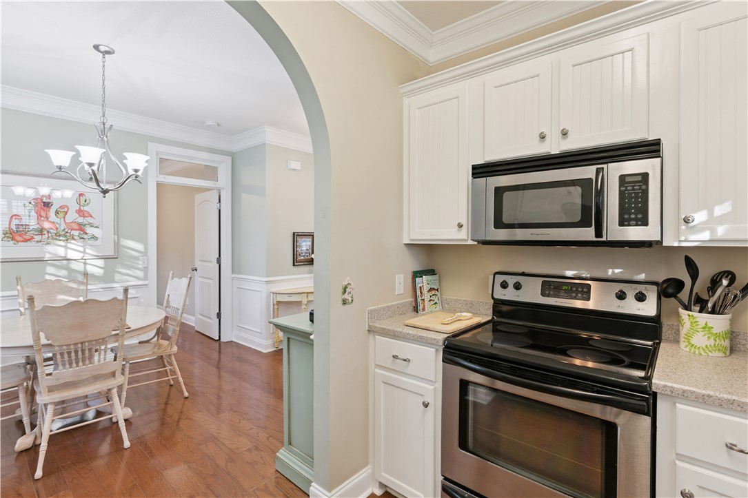 420 Holly Street St. Simons Island, GA 31522 - Photo 11 of 26 KITCHEN