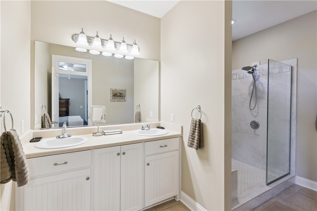 420 Holly Street St. Simons Island, GA 31522 - Photo 13 of 26 MASTER BATH