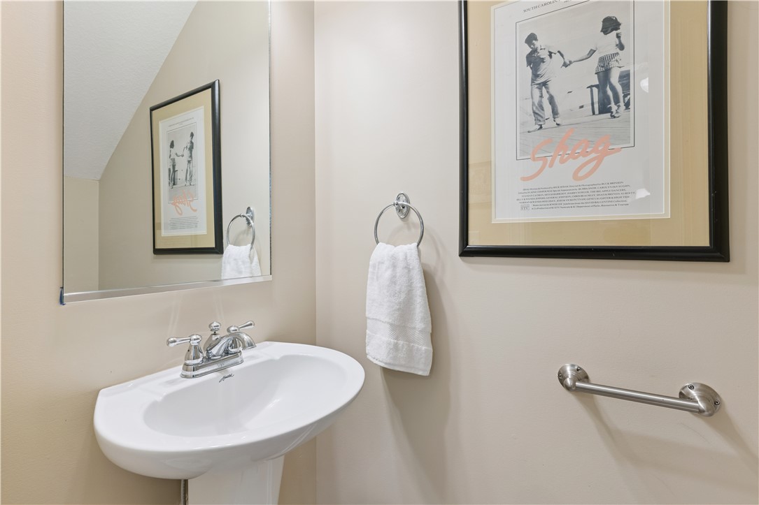 420 Holly Street St. Simons Island, GA 31522 - Photo 15 of 26 HALF BATH