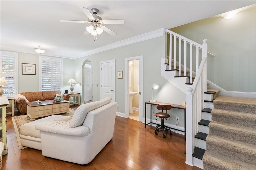 420 Holly Street St. Simons Island, GA 31522 - Photo 16 of 26 LIVING ROOM