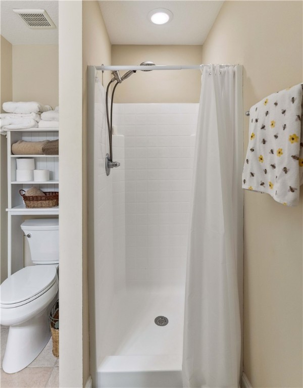 420 Holly Street St. Simons Island, GA 31522 - Photo 21 of 26 GUEST BATHROOM UP