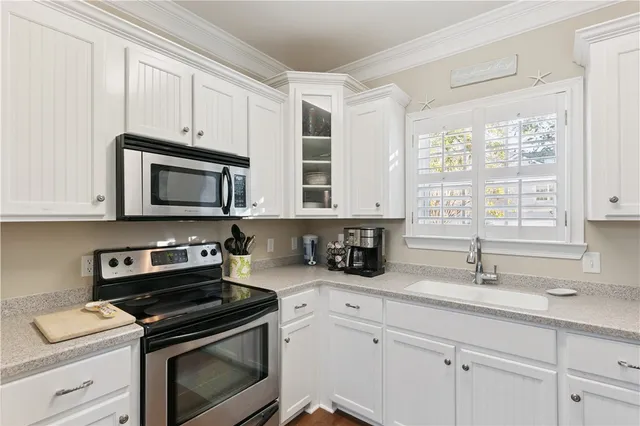 $559,900 | 420 Holly Street, St. Simons Island, GA 31522