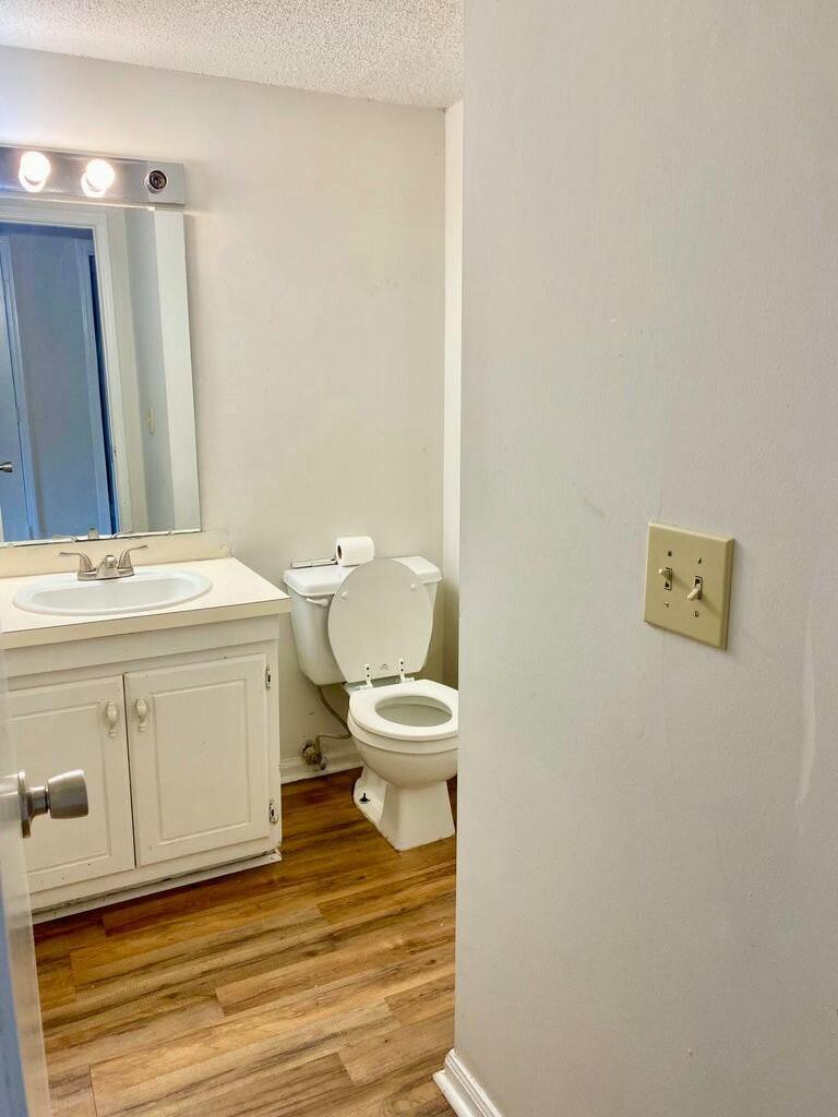 907 Royal Tern Lane, Unit D Mount Pleasant, SC 29464 - Photo 5 of 21 tempImagee7vnUo