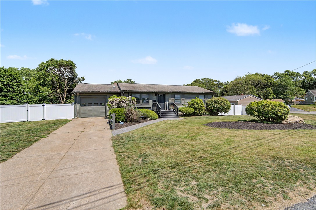 162 Larchmont Road Warwick, RI 02886 - Photo 2 of 36