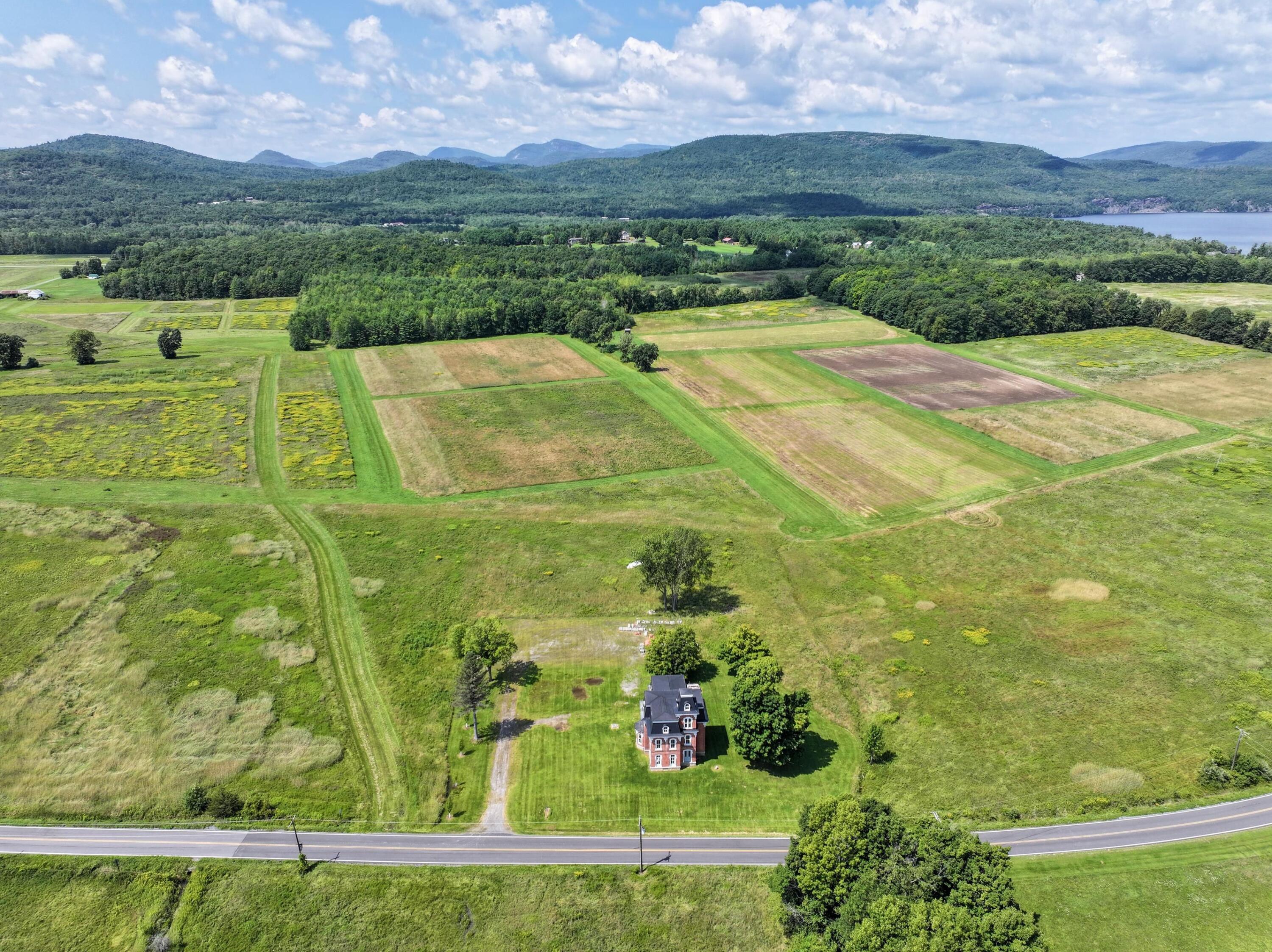 249 Point Road Willsboro, NY 12996 - Photo 9 of 60 208-ran