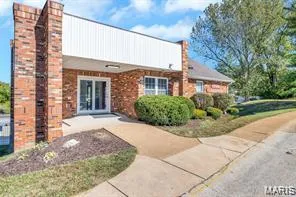 $109,000 | 3109 Broken Oak Drive, Unit D, Oakville, MO 63129