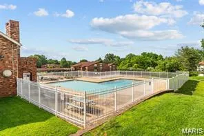 $109,000 | 3109 Broken Oak Drive, Unit D, Oakville, MO 63129