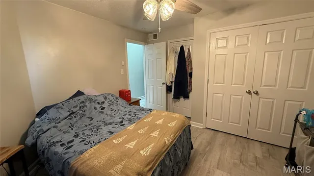 $114,900 | 3109 Broken Oak Drive, Unit D, Oakville, MO 63129