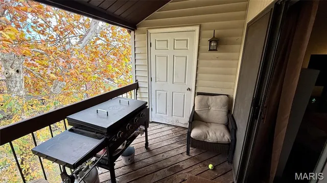 $114,900 | 3109 Broken Oak Drive, Unit D, Oakville, MO 63129