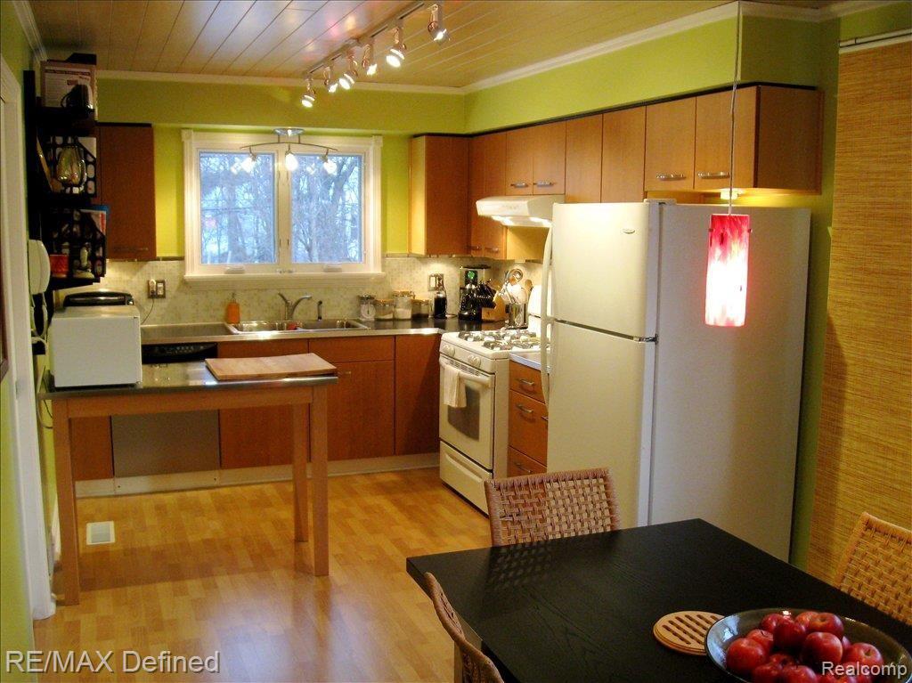 766 Miller Avenue Rochester, MI 48307 - Photo 4 of 11 Kitchen 2