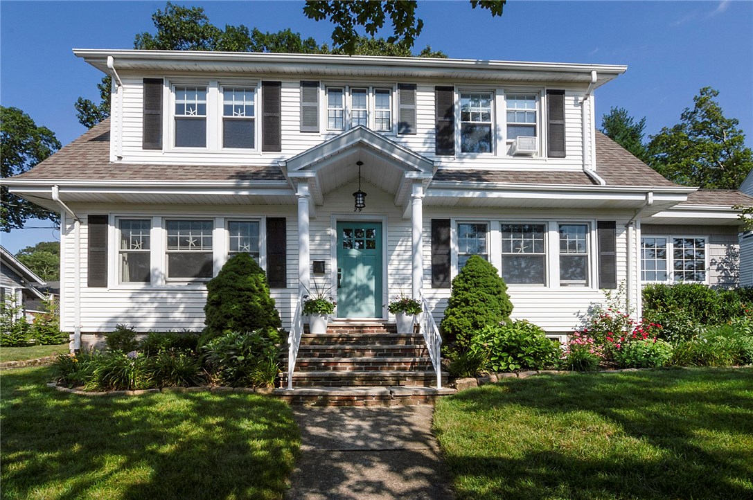 29 Spruce Street Westerly, RI 02891 - Photo 1 of 23 29 Spruce Street