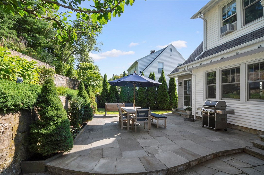29 Spruce Street Westerly, RI 02891 - Photo 20 of 23 Gallery Image 20