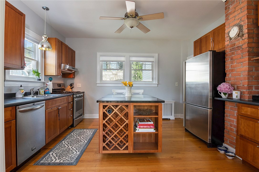 29 Spruce Street Westerly, RI 02891 - Photo 9 of 23 Gallery Image 9