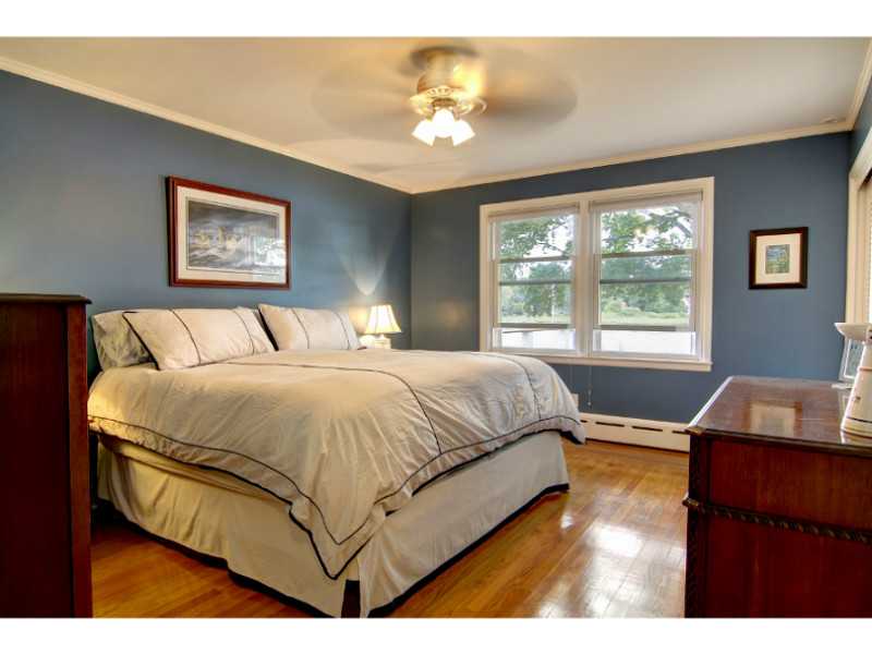 7 Riverside Drive Barrington, RI 02806 - Photo 16 of 25 Master Bedroom.
