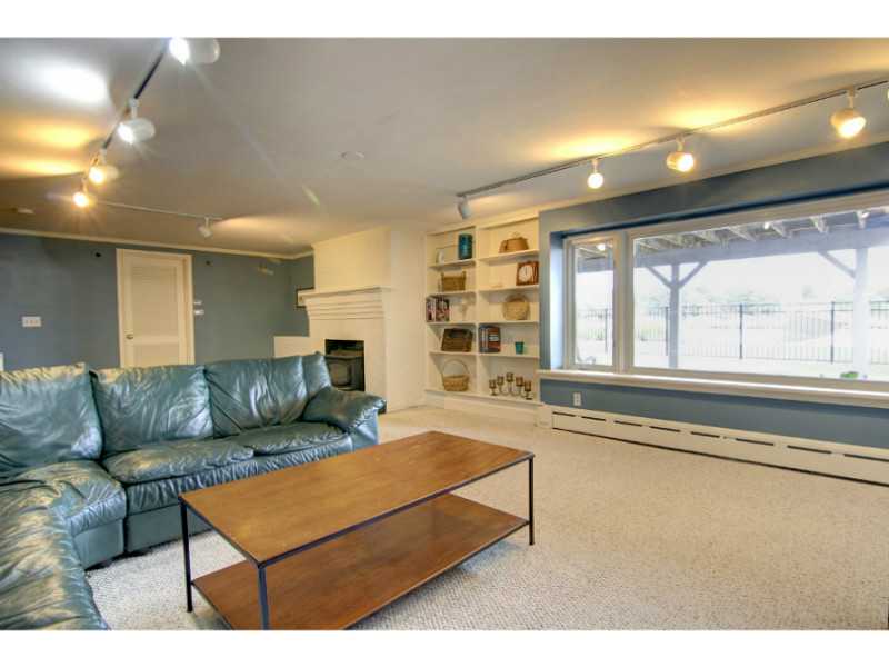 7 Riverside Drive Barrington, RI 02806 - Photo 19 of 25 Den/Family/Great Room.