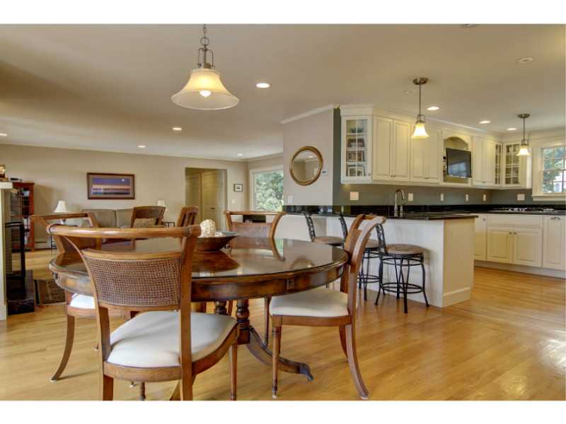 7 Riverside Drive Barrington, RI 02806 - Photo 7 of 25 Dining Room.