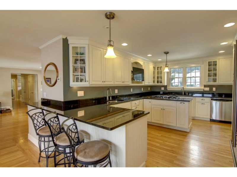 7 Riverside Drive Barrington, RI 02806 - Photo 9 of 25 Kitchen.