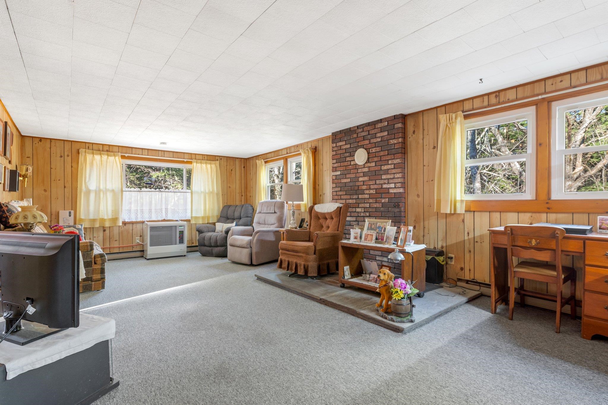 339 Beard Road Hillsborough, NH 03244 - Photo 19 of 41 Gallery Image 19